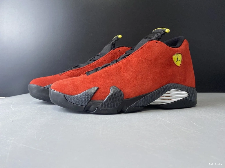 14 Jordan 654459-670 Air “Ferrari”  1015